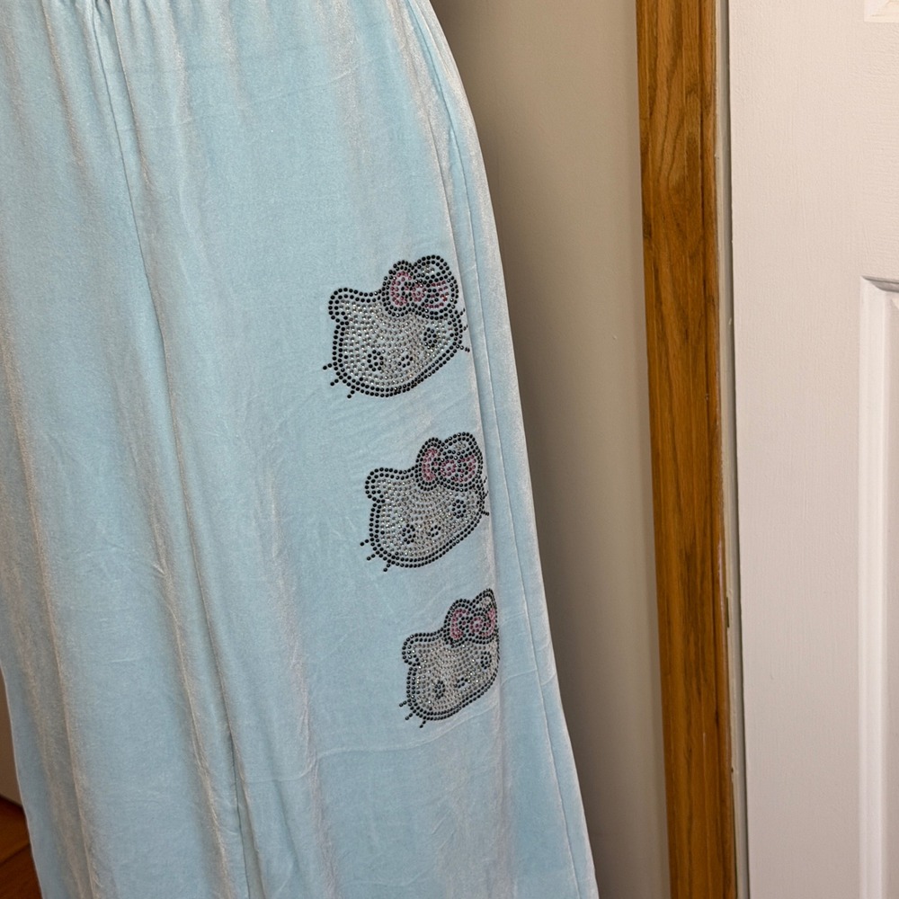 Forever 21 Hello Kitty Pants SM/MD Wide Leg Velour Rhinestone Y2K Pastel Lounge - Picture 3 of 10